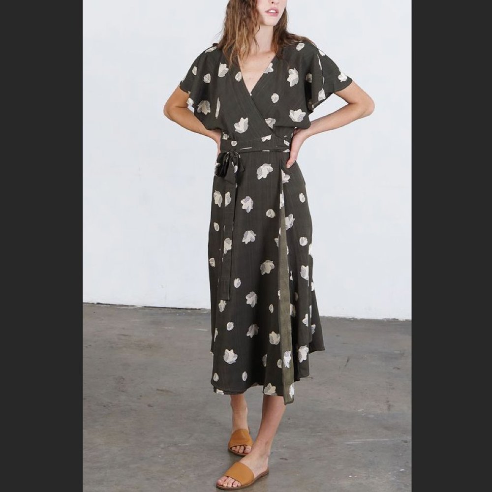 Mod Ref Kyrie Floral Wrap Dress in Olive